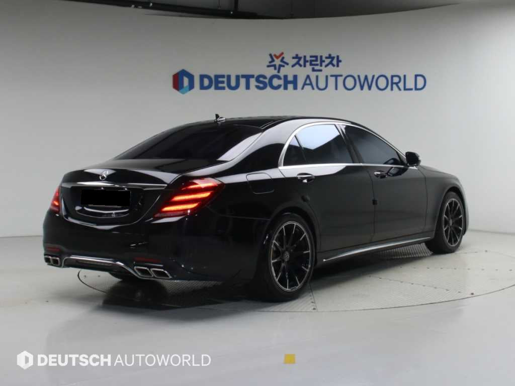 Mercedes-Benz S-Class — photo 02