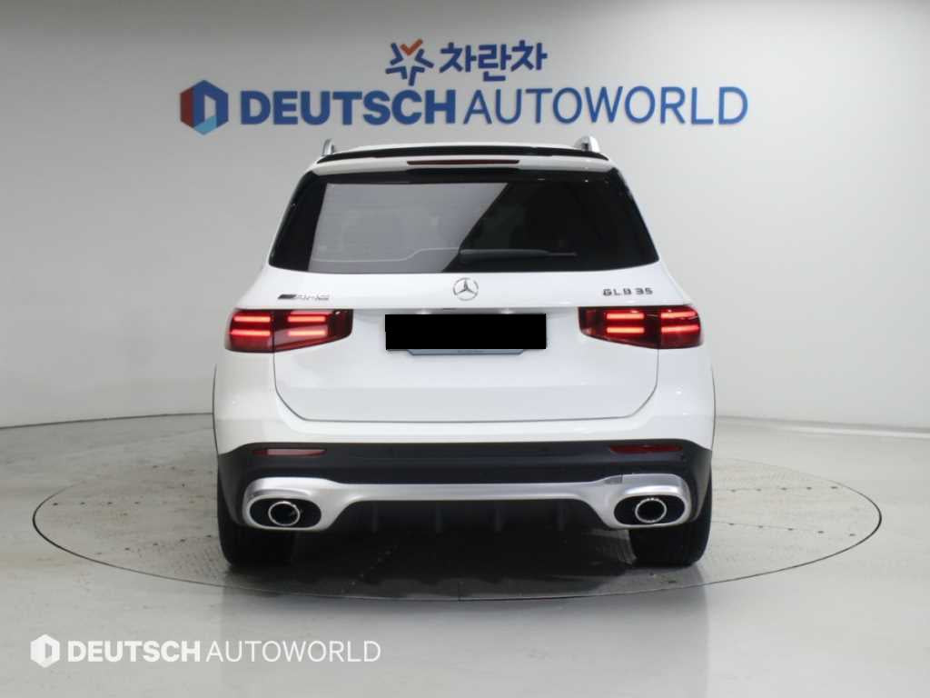 Mercedes-Benz GLB-Class — photo 04