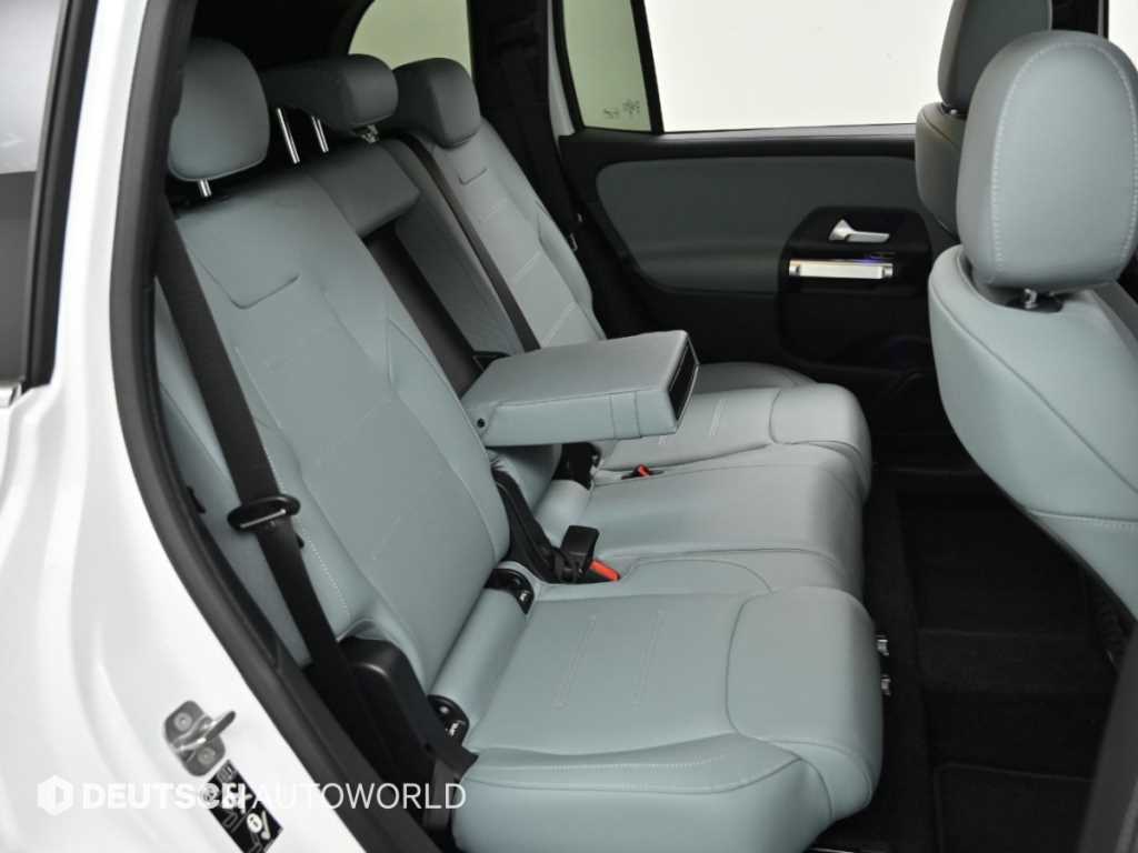 Mercedes-Benz GLB-Class — photo 12