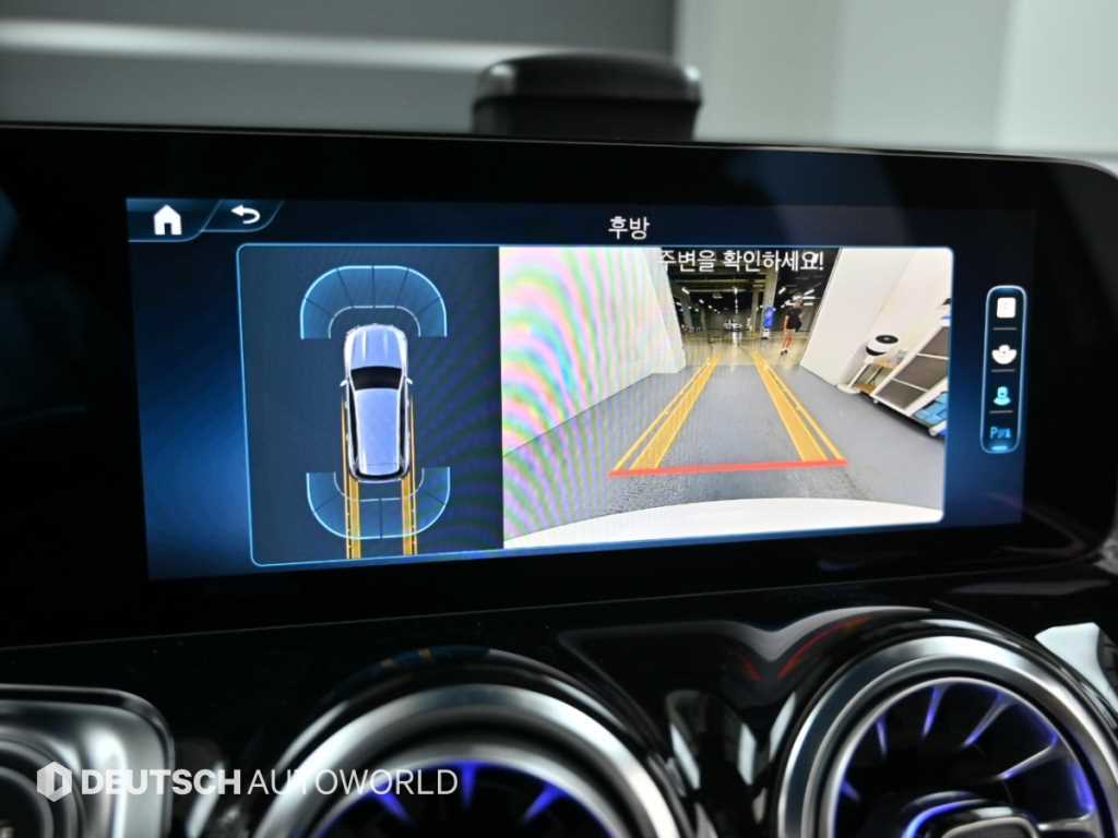 Mercedes-Benz GLB-Class — photo 15