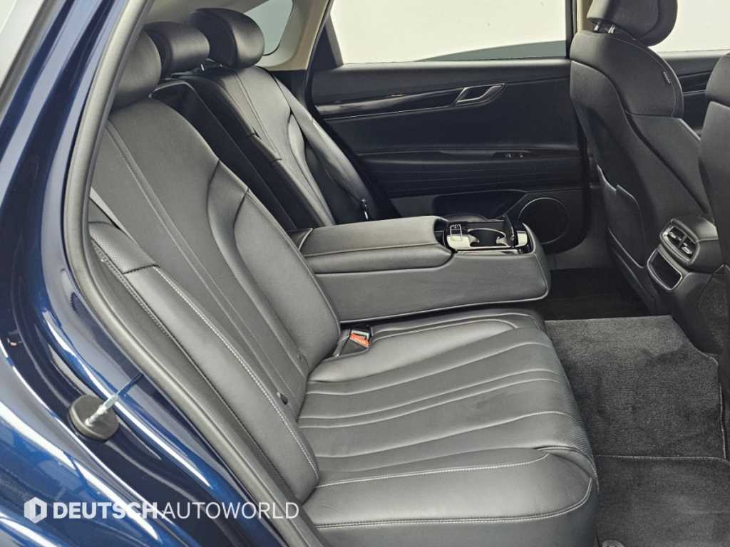 Genesis G80 — photo 12