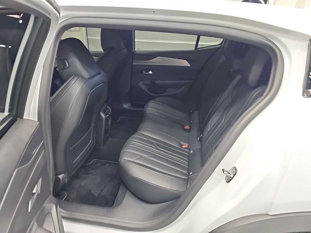 Peugeot 408 — photo 12