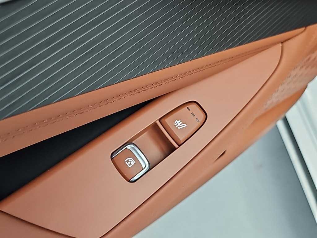 Kia K8 — photo 14