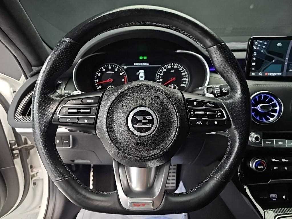 Kia Stinger — photo 09