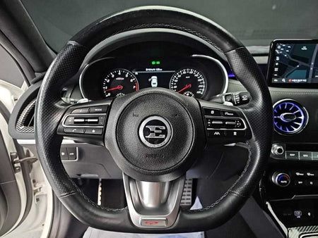 Kia Stinger — photo 09
