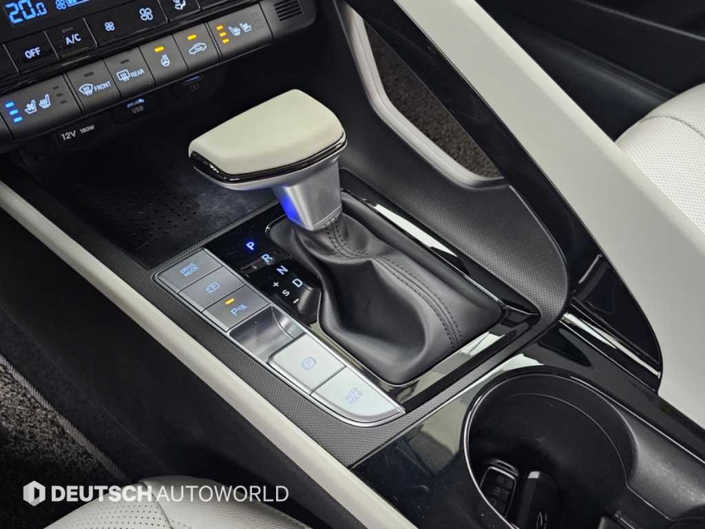 Hyundai Avante — photo 09