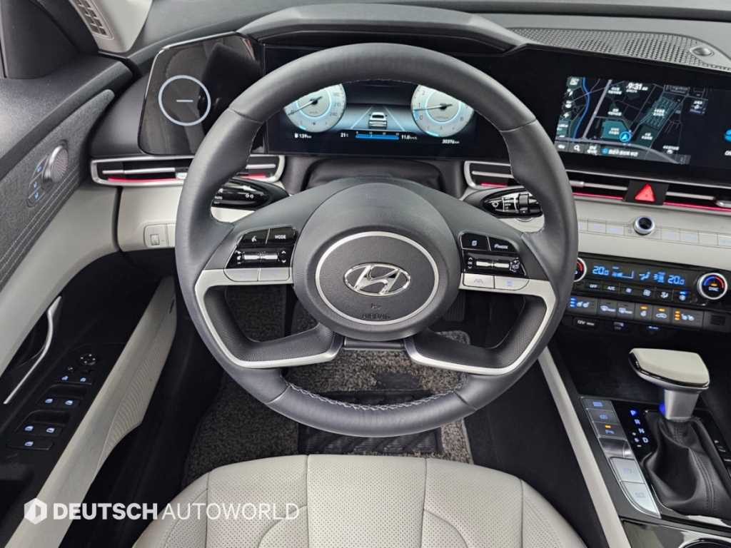 Hyundai Avante — photo 13