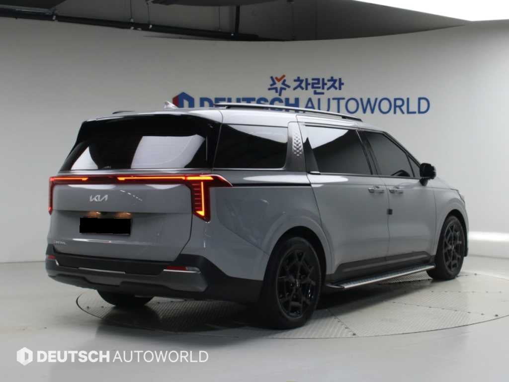 Kia Carnival — photo 02