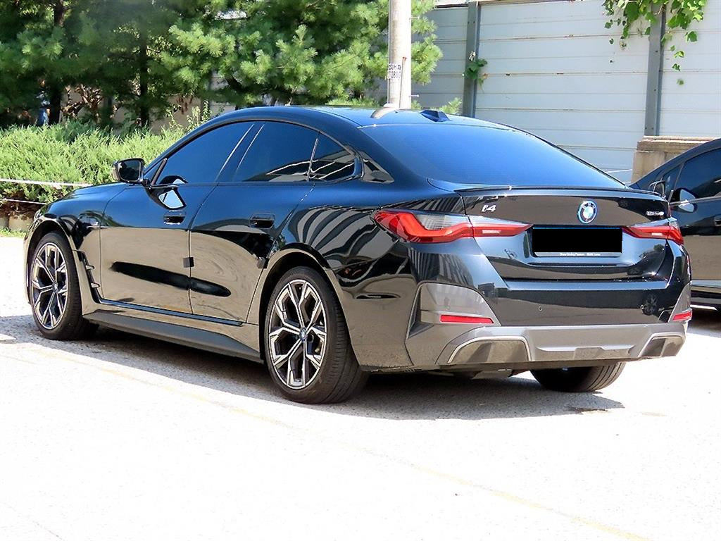 BMW i4 — photo 03