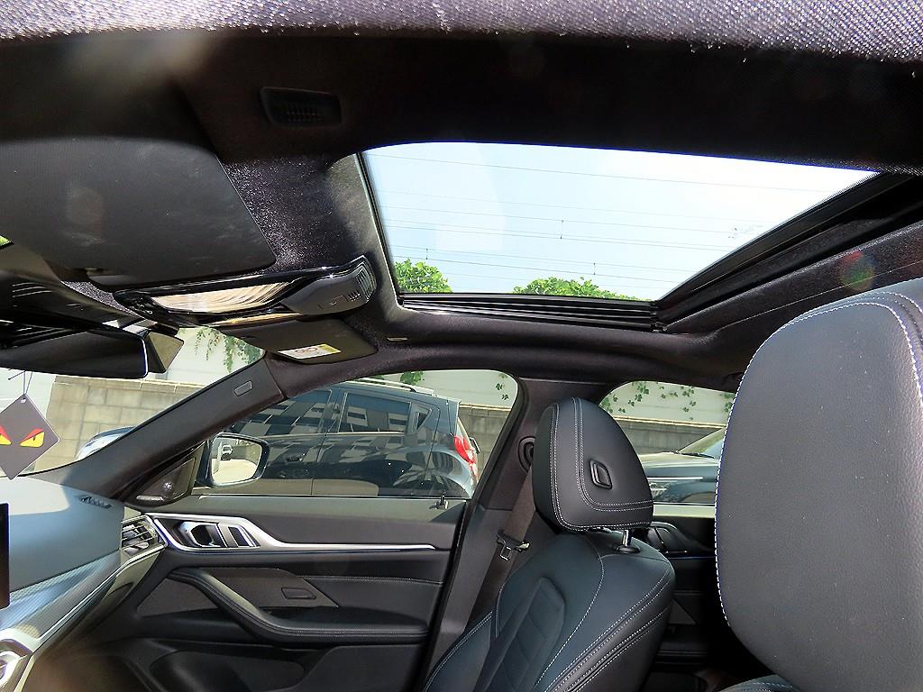 BMW i4 — photo 16