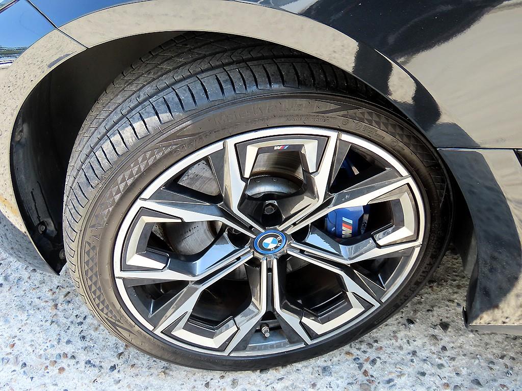 BMW i4 — photo 20
