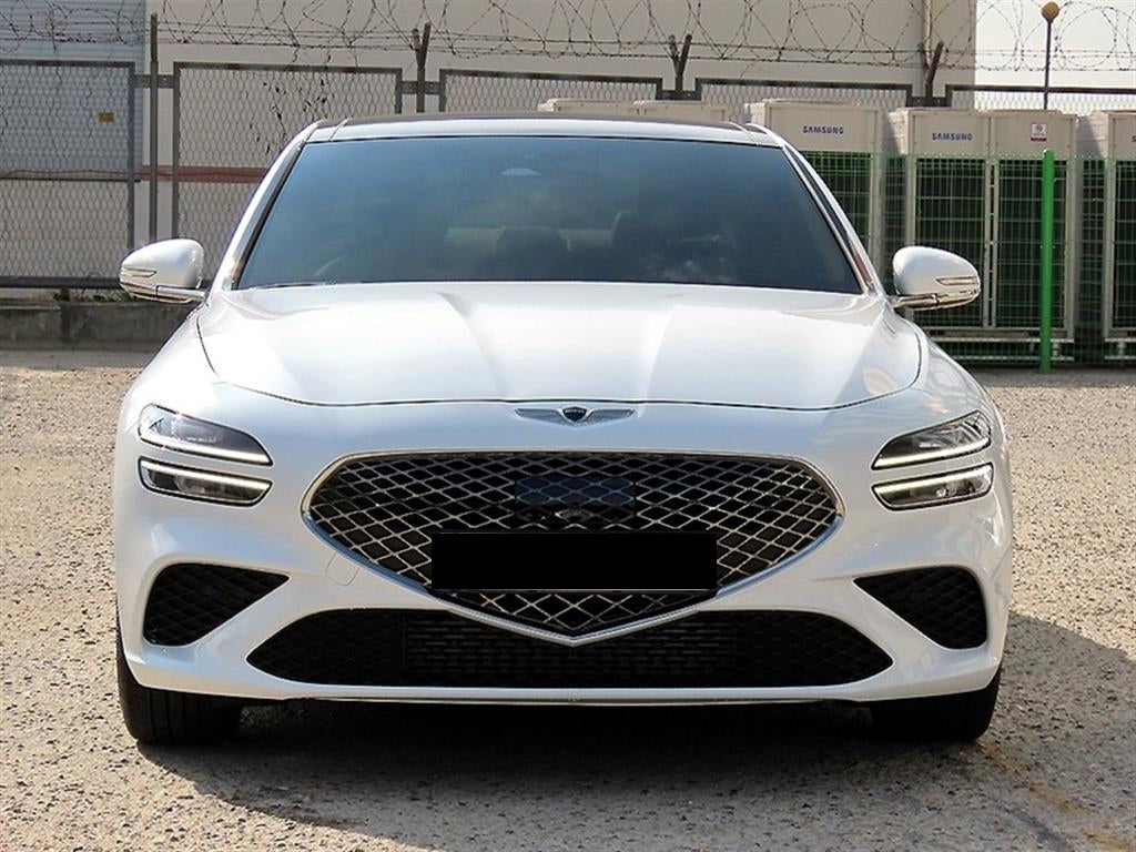 Genesis G70 — photo 01