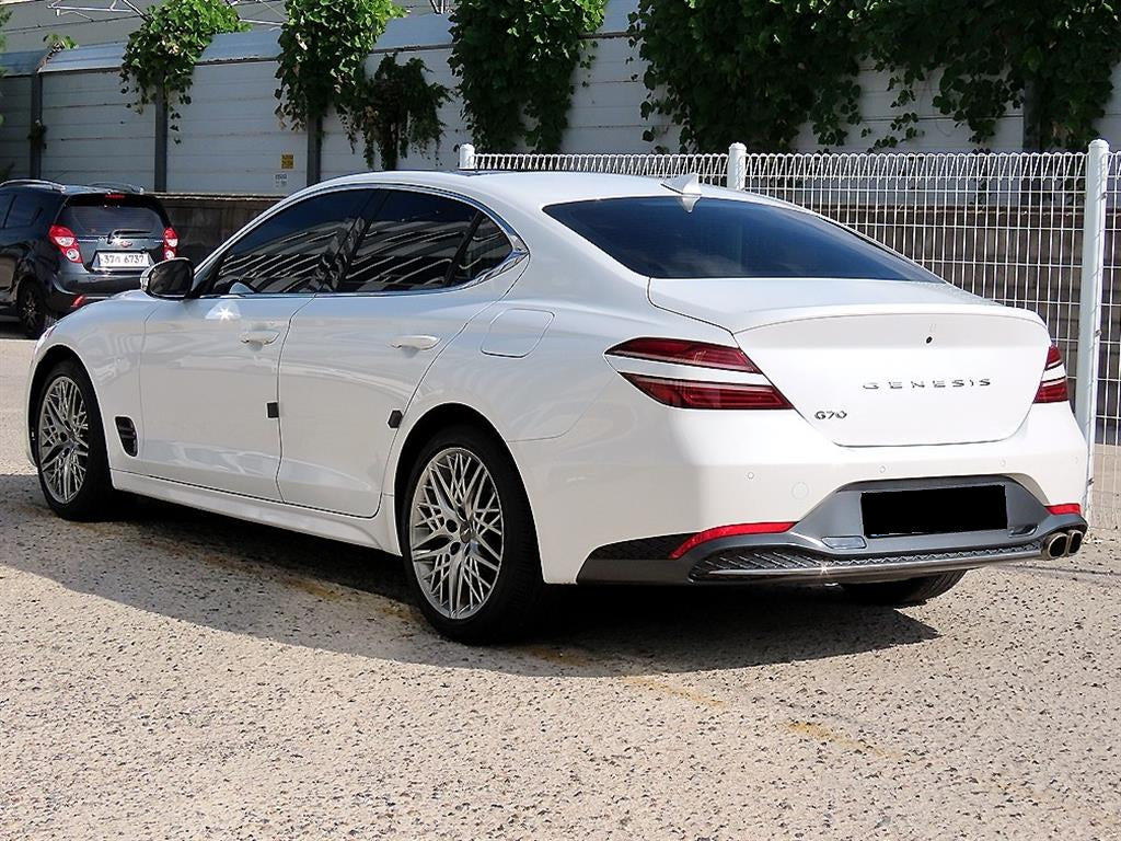 Genesis G70 — photo 03