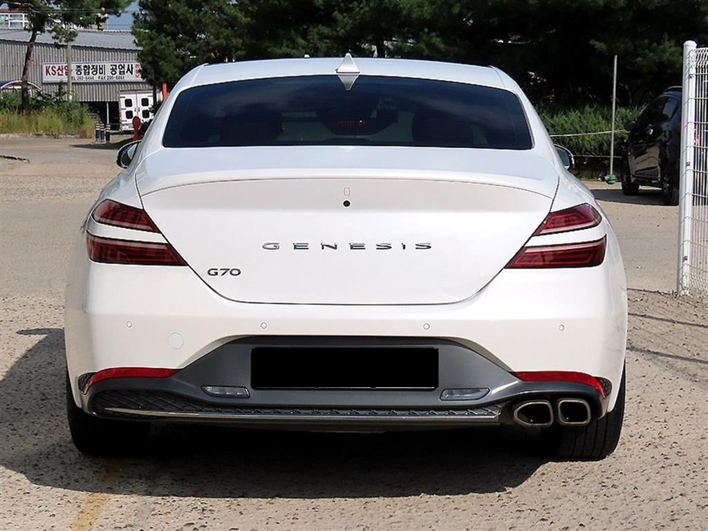 Genesis G70 — photo 04