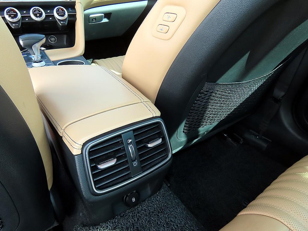 Genesis G70 — photo 17