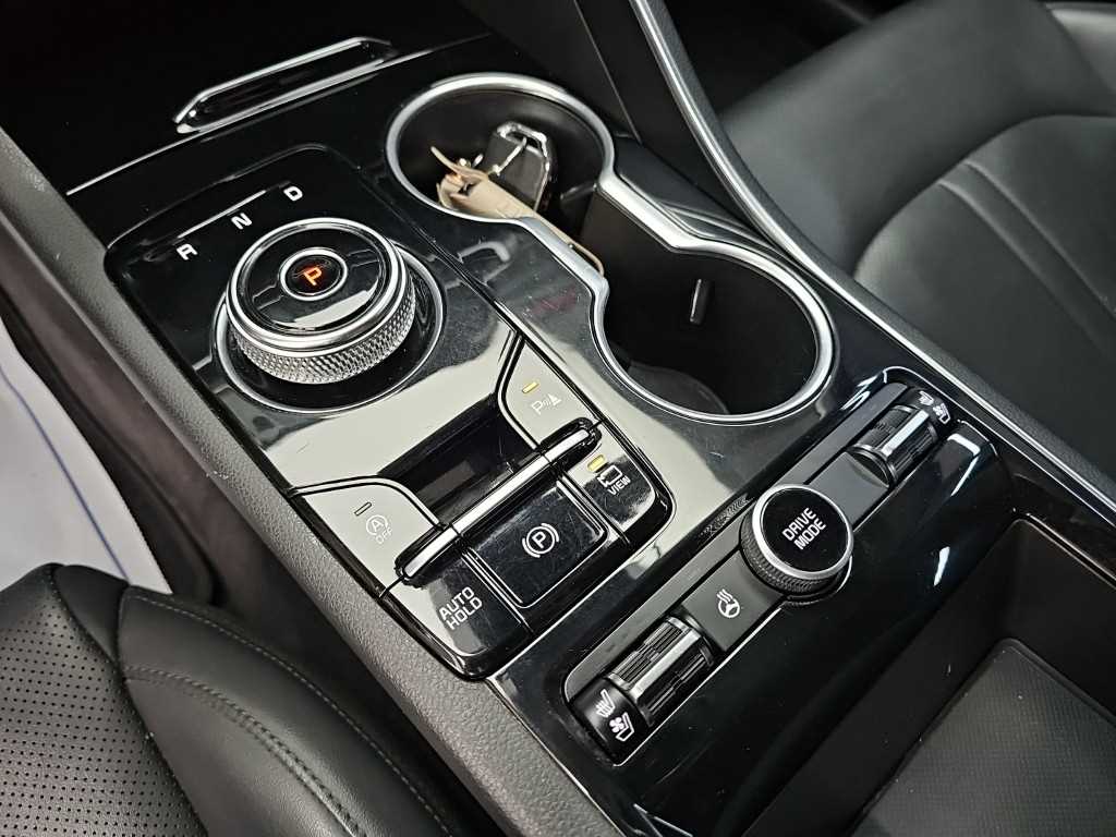 Kia K5 — photo 08
