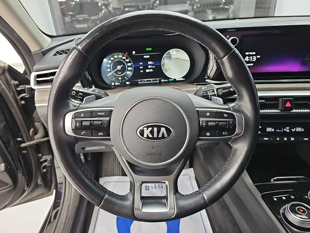 Kia K5 — photo 09