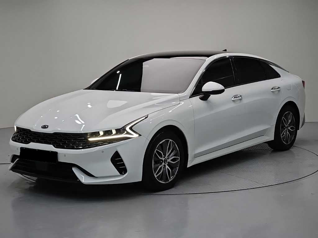 Kia K5 — photo 01