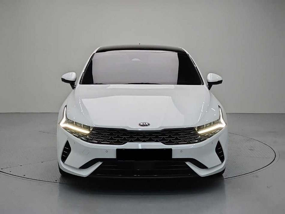 Kia K5 — photo 02