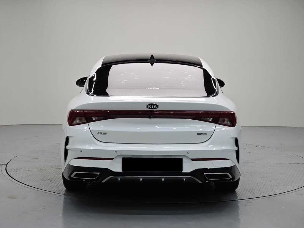 Kia K5 — photo 03