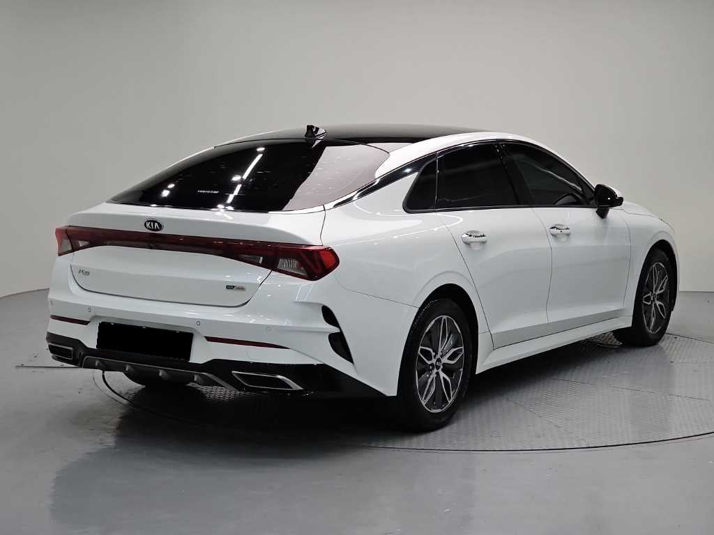 Kia K5 — photo 04