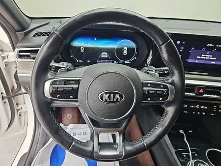 Kia K5 — photo 09