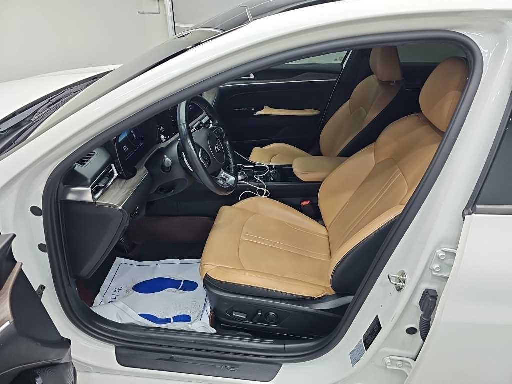 Kia K5 — photo 11