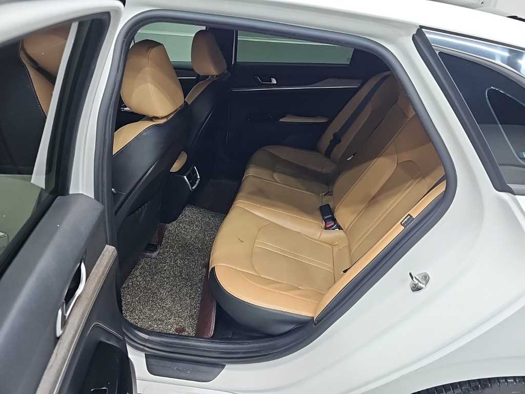 Kia K5 — photo 12