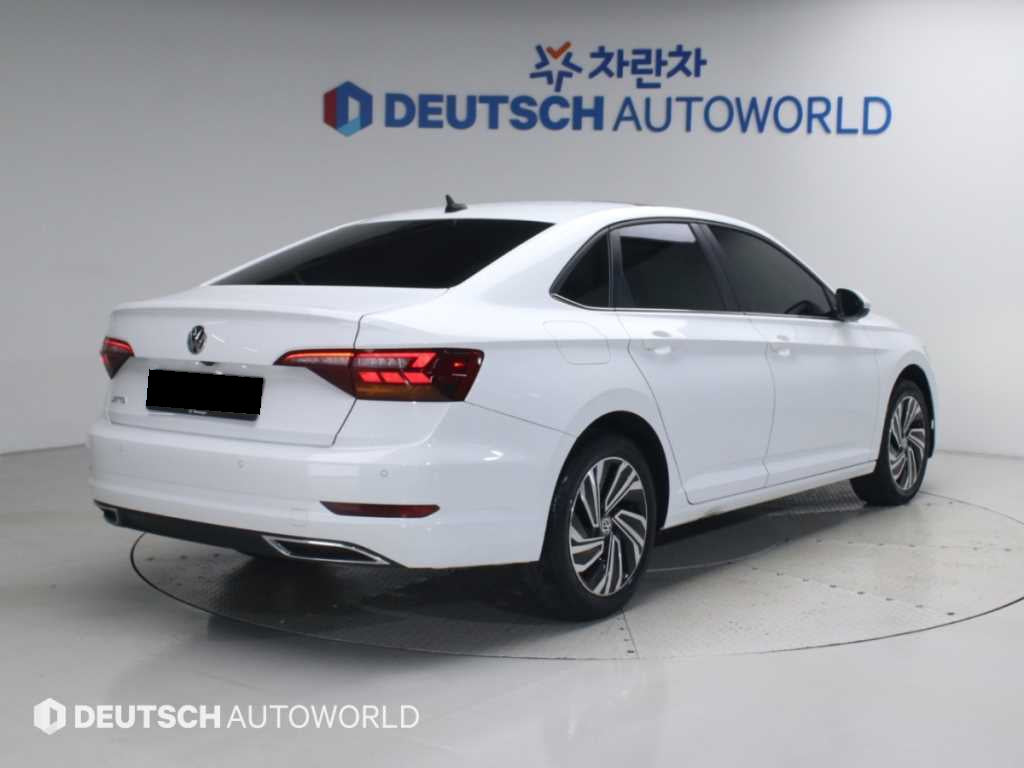 Volkswagen Jetta — photo 02