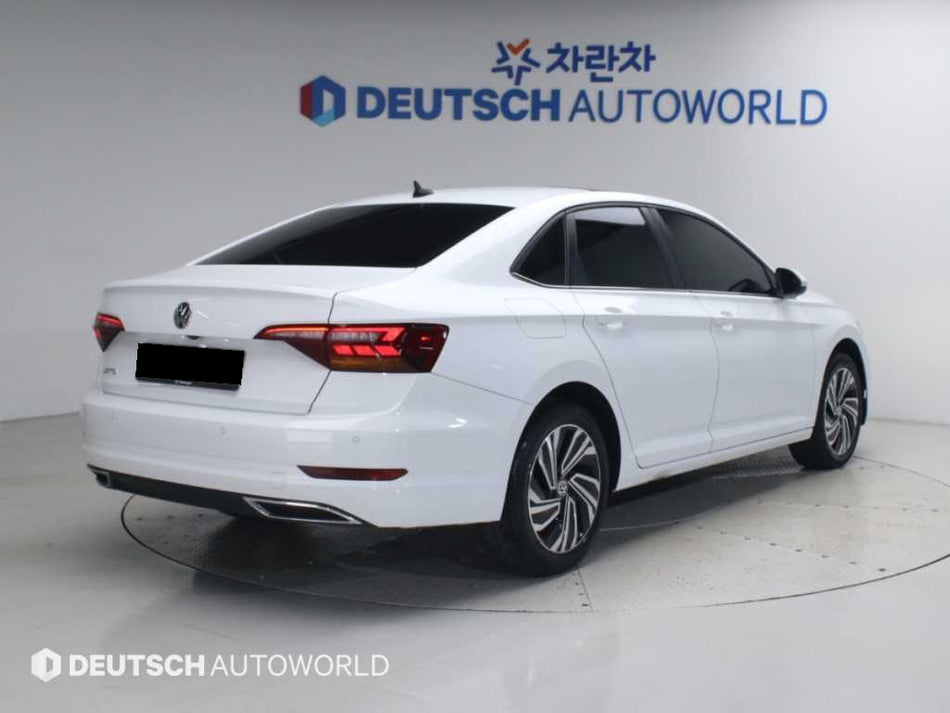 Volkswagen Jetta — photo 02