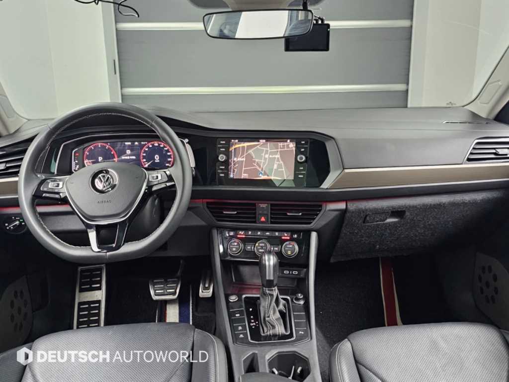 Volkswagen Jetta — photo 07