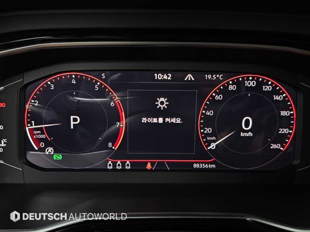 Volkswagen Jetta — photo 08