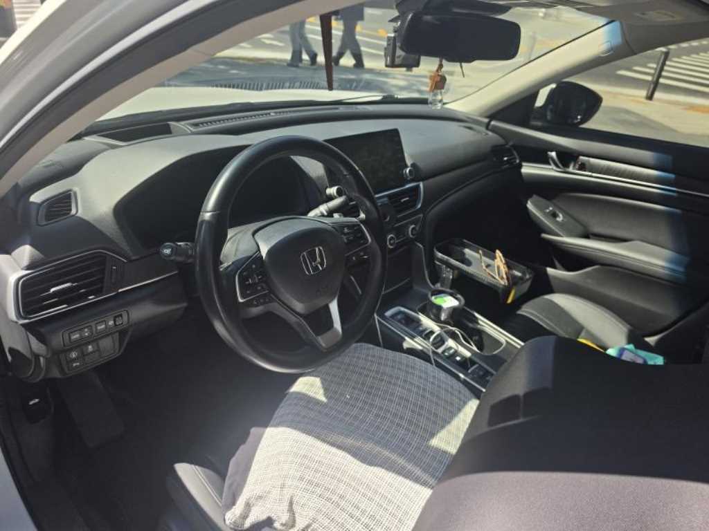 Honda Accord — photo 06