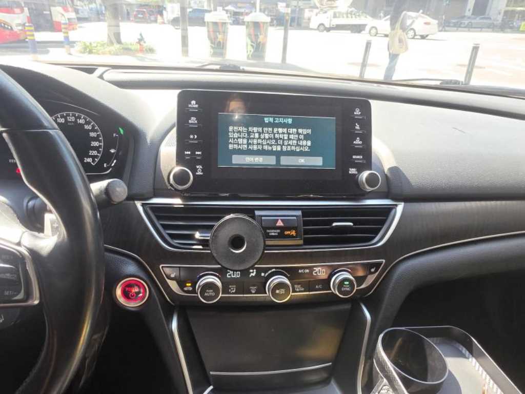Honda Accord — photo 10
