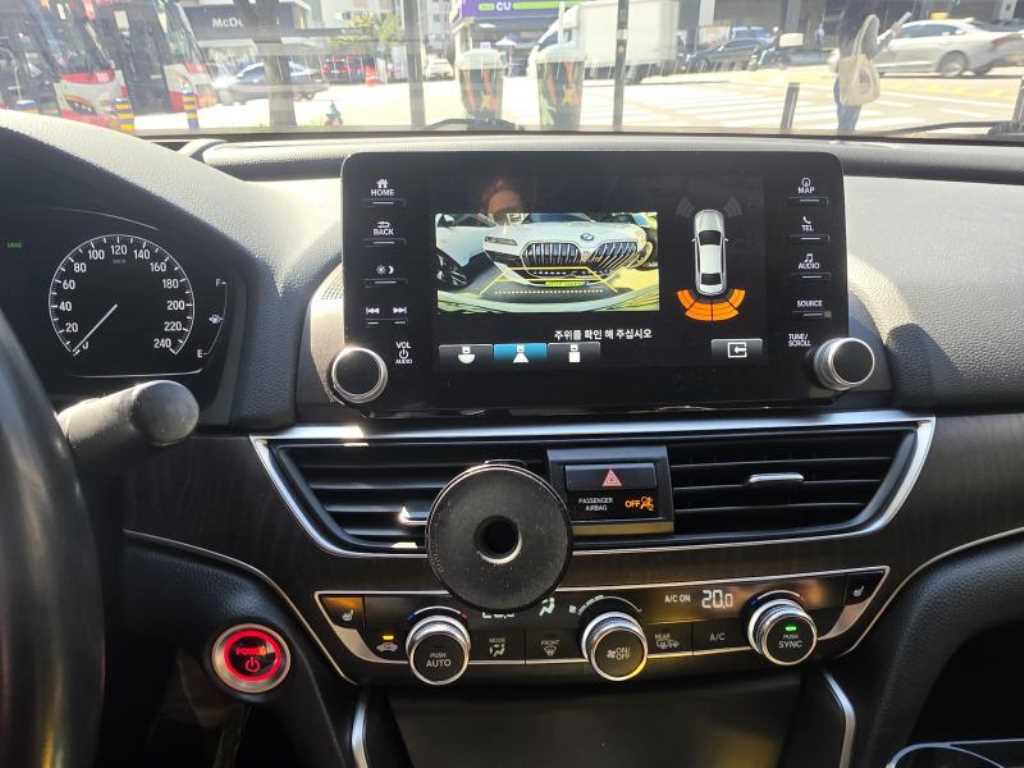 Honda Accord — photo 12