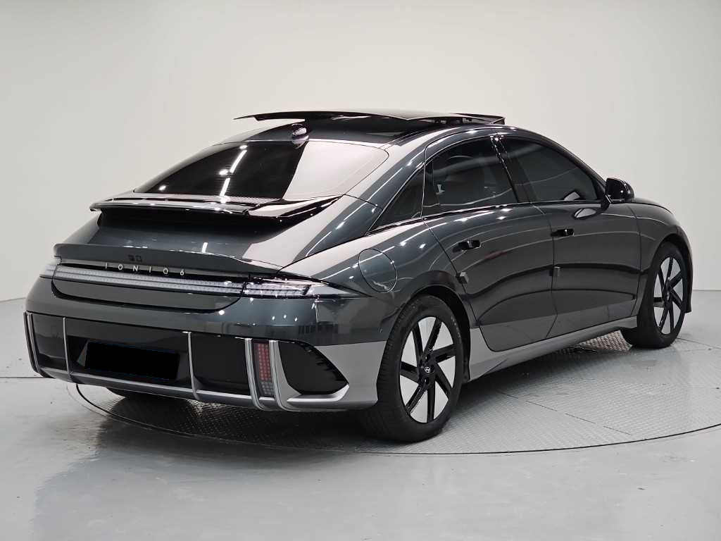 Hyundai Ioniq6 — photo 04