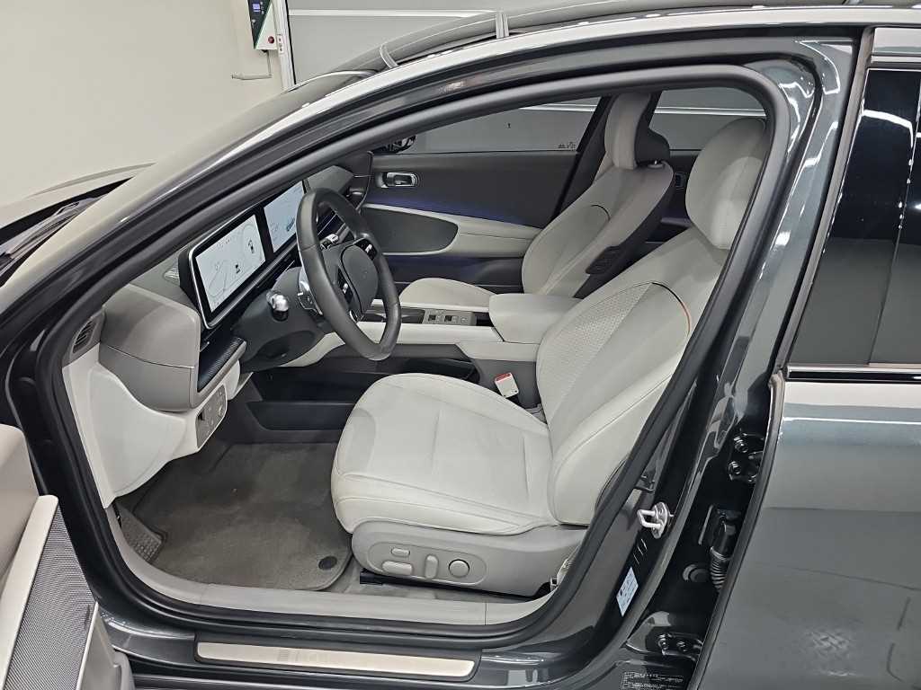 Hyundai Ioniq6 — photo 11