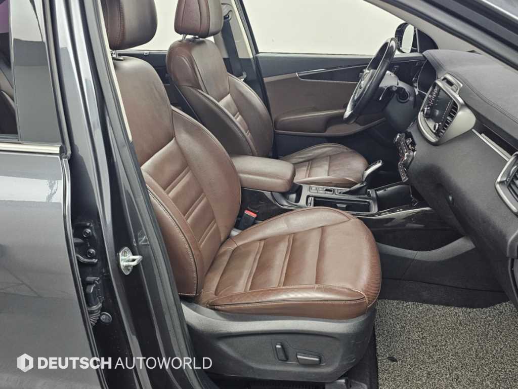 Kia Sorento — photo 10