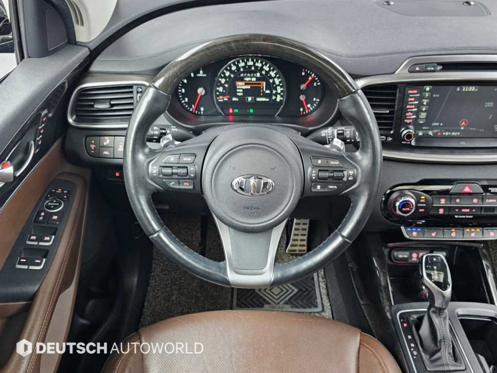 Kia Sorento — photo 13