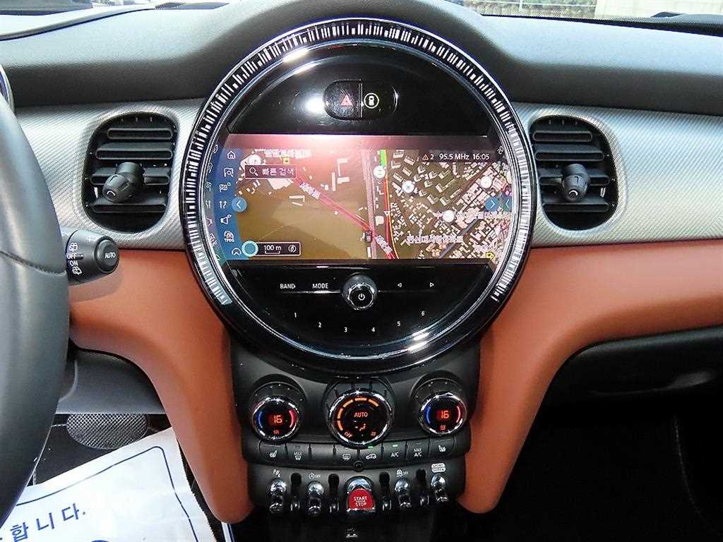 Mini Cooper — photo 13