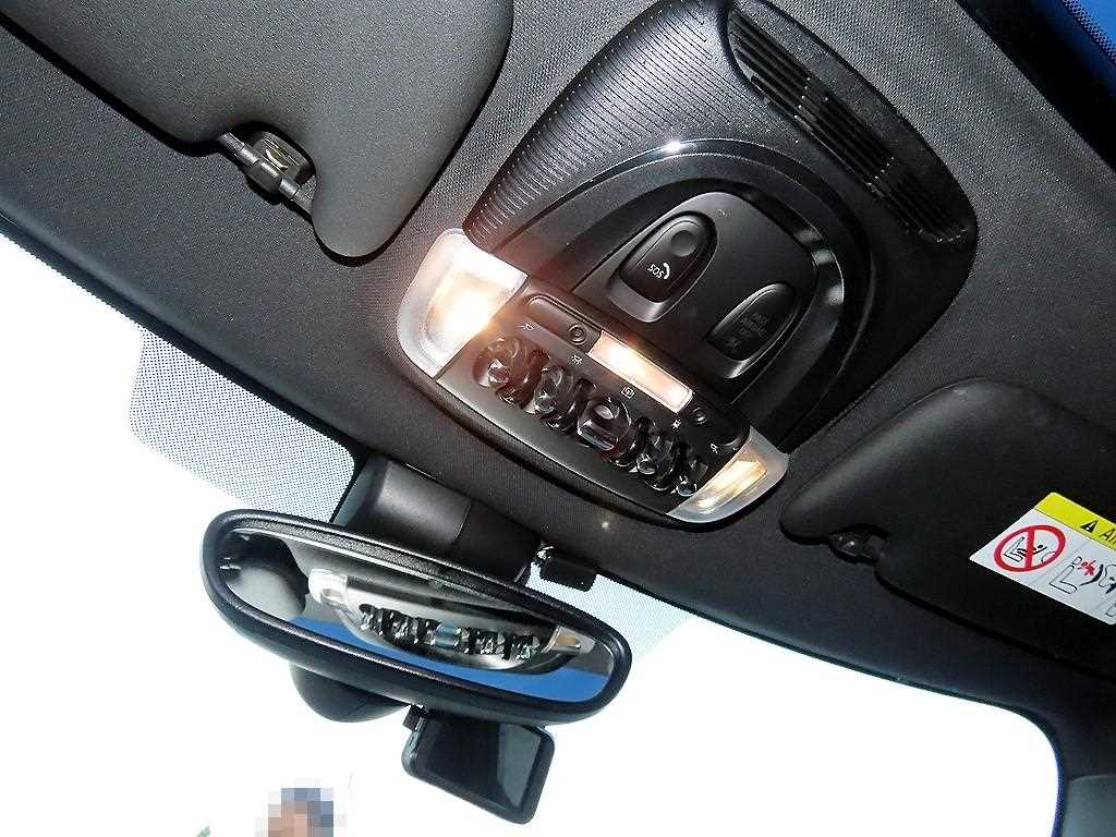 Mini Cooper — photo 16