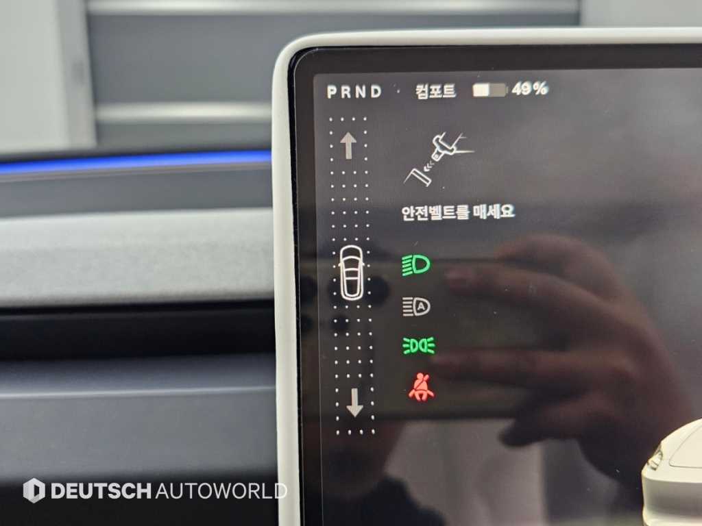 Tesla Model 3 — photo 09