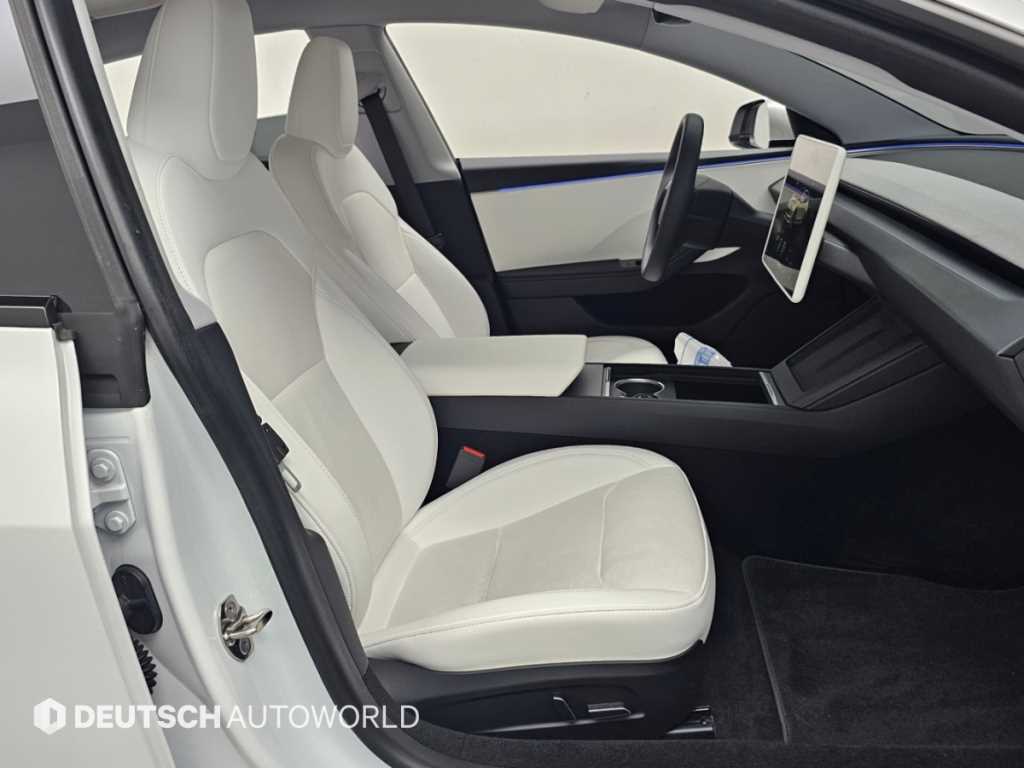 Tesla Model 3 — photo 10