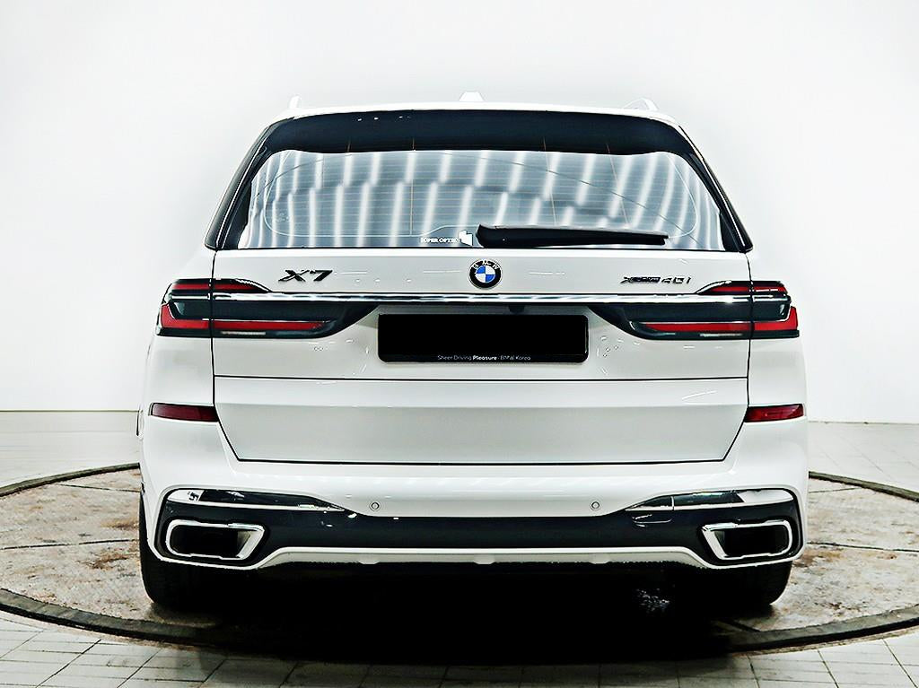 BMW X7 — photo 03