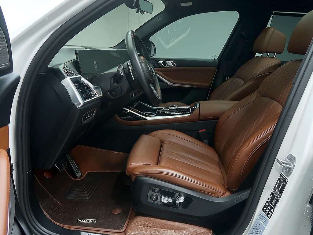 BMW X7 — photo 11