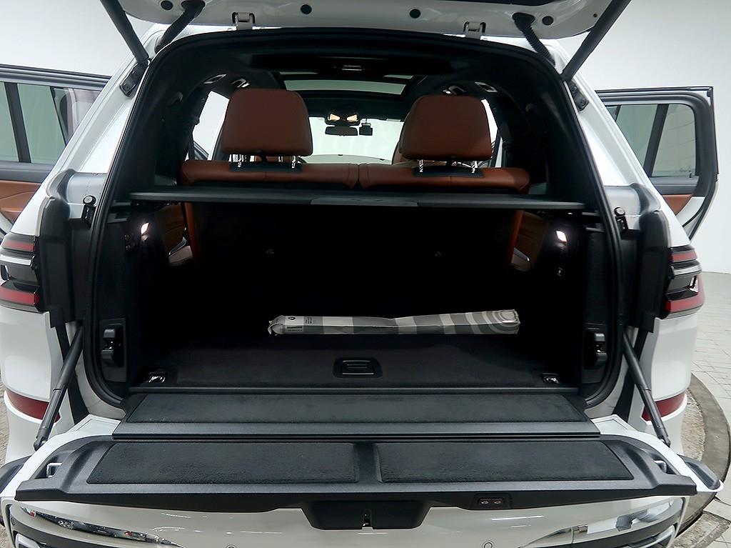BMW X7 — photo 15