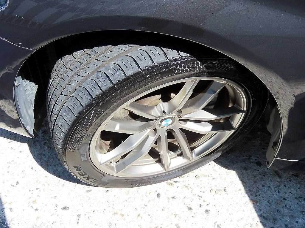 BMW 5-Series — photo 20