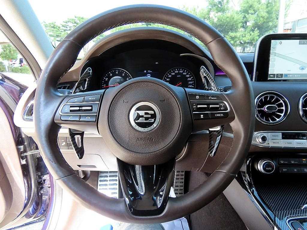 Kia Stinger — photo 08