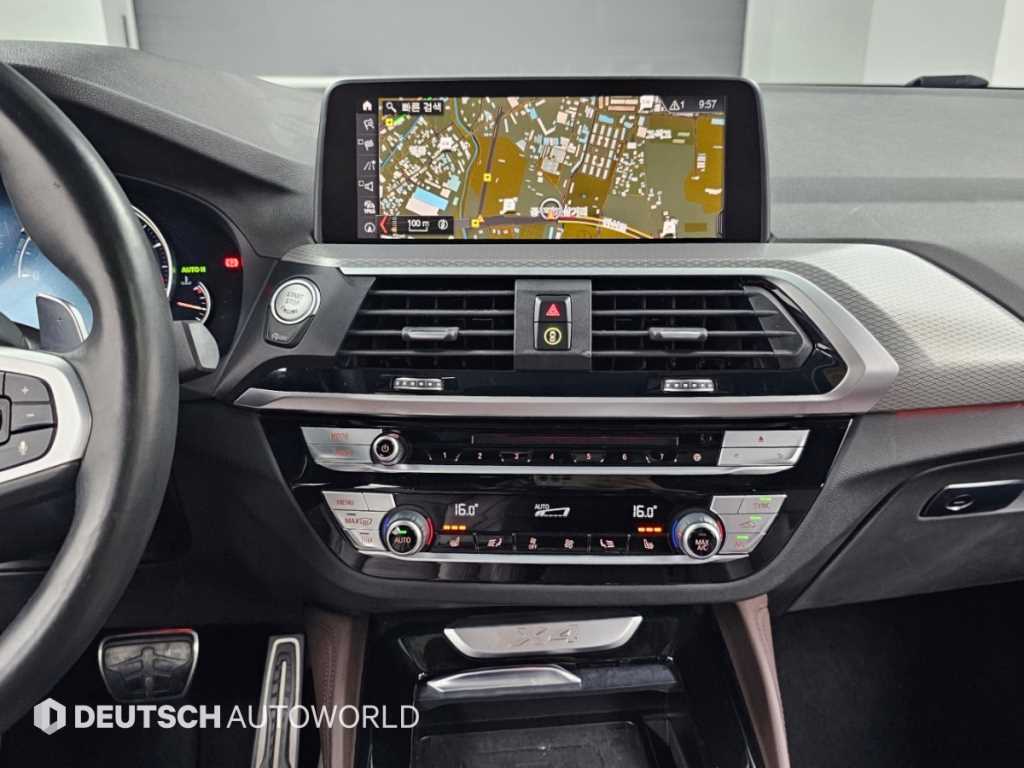 BMW X4 — photo 14