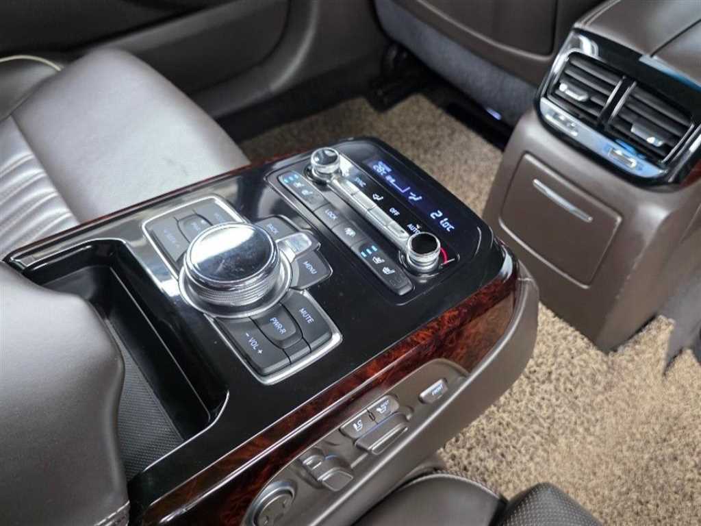 Genesis EQ900 — photo 15